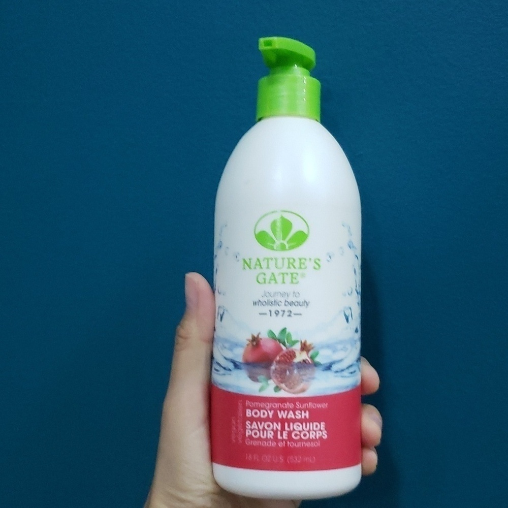 Discontinued and rare nature's gate pomegranate sunflower body wash vegan 532 mL